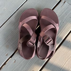 Chaco Z/1 classic monochromatic sandal
